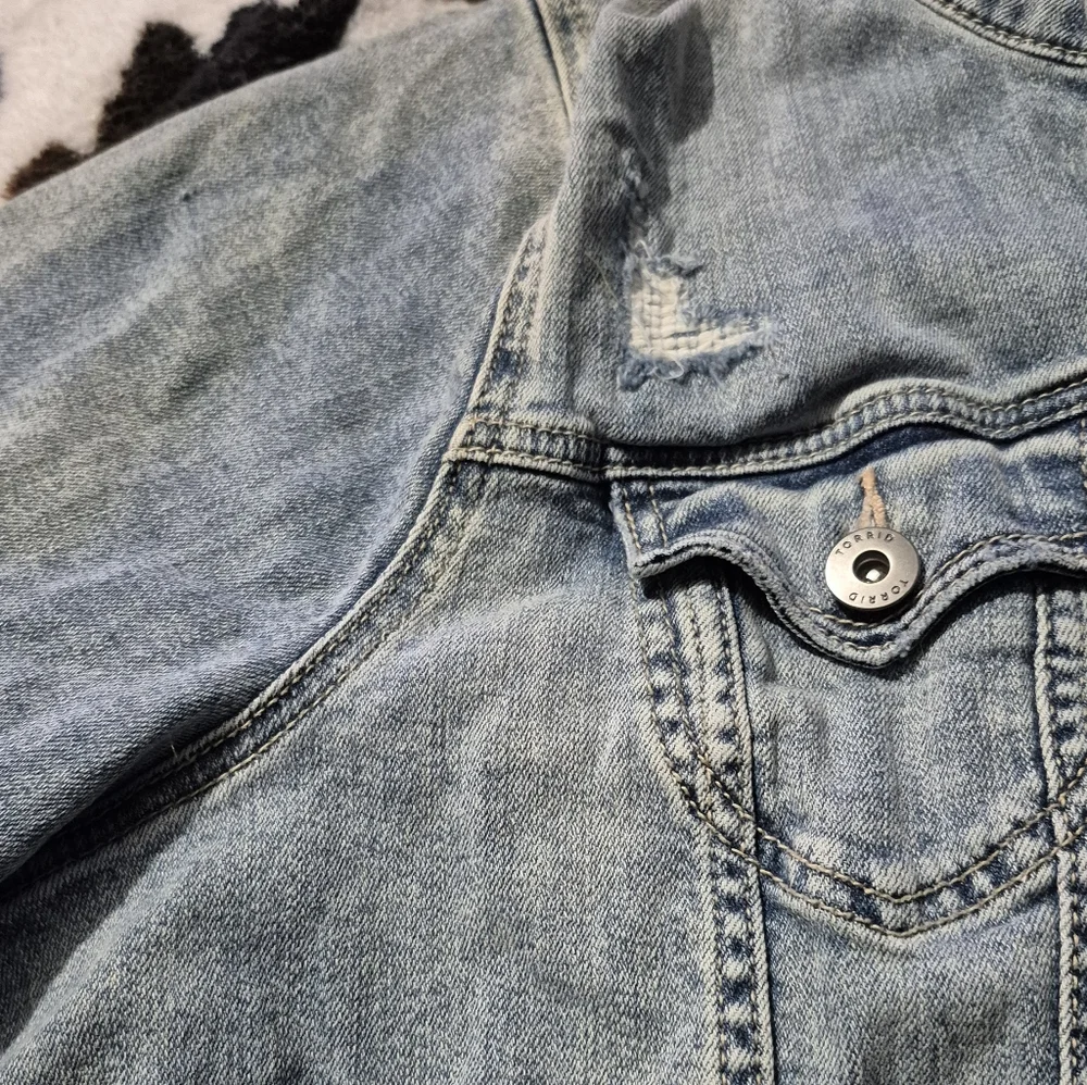 Torrid Denim Jacket - Size 2 - Picture 6 of 9